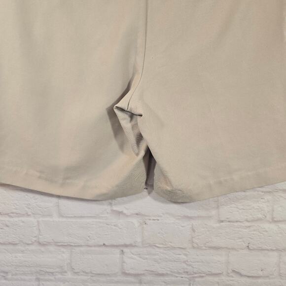 Chaps Men's Tan Khaki Shorts Size 34 Waist Extender Preppy Casual Soft Chino - Picture 9 of 12